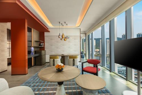 Televisyen dan/atau pusat hiburan di Hotel Indigo Changsha Meixi Lake