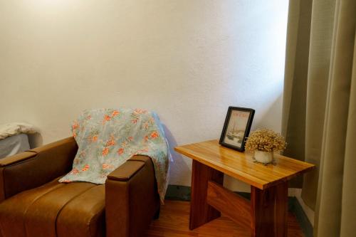 Ein Sitzbereich in der Unterkunft Ta Kaew Hostel ตาแก้ว โฮสเทล