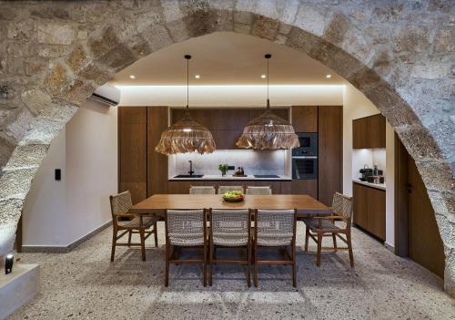 Kaptara Premium Ground Floor Unit with 2 Jaccuzis-Part of Kaptara Villa complex