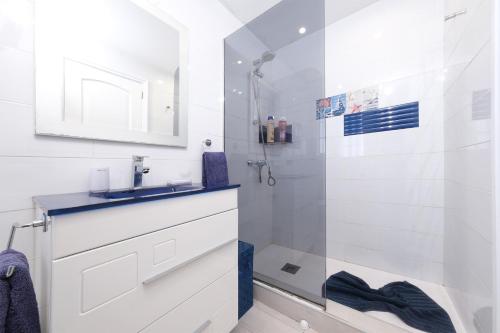 Apartment La Vela Azul - Pool & Tennis - Free AC & Good WIFI - By Lanzarote Vacation Homes