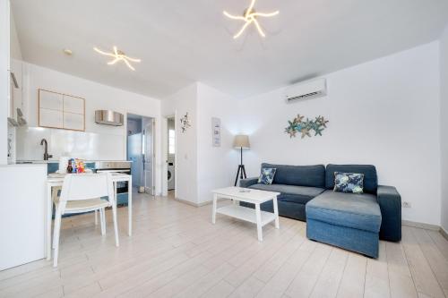 Apartment La Vela Azul - Pool & Tennis - Free AC & Good WIFI - By Lanzarote Vacation Homes