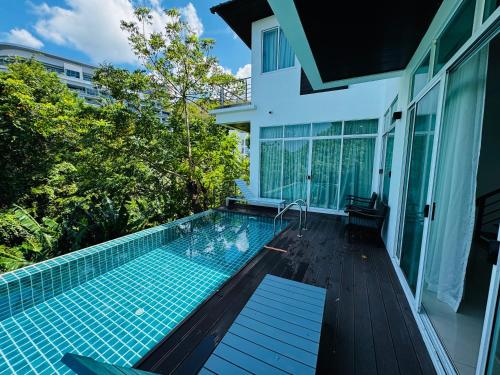 Πισίνα στο ή κοντά στο Seaview Prima Villa Karon beach