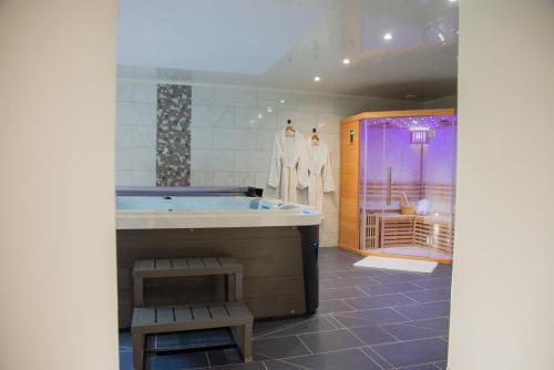Ένα μπάνιο στο La secréte room