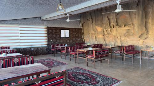 Posezení v ubytování Wadi Rum Rimal View Camp Panoramic View