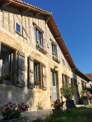 Gallery image of Les Cèdres de Nauton in Vergoignan