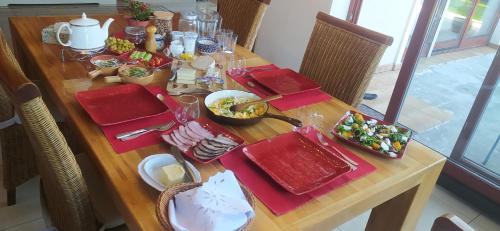 Mad i den private indkvartering eller i nærheden