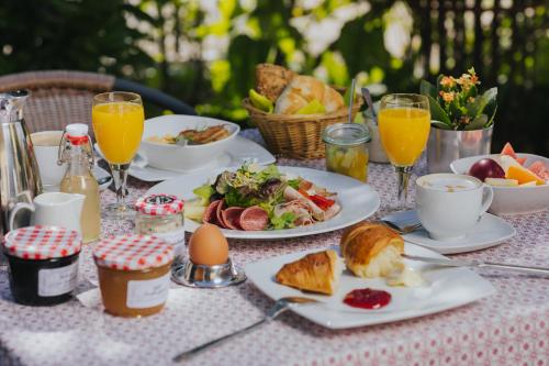 Jídlo v hotelu nebo okolí