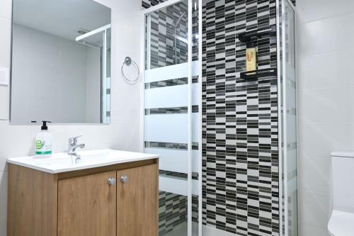 For You Rentals Acogedor apartamento TEMPORAL de un dormitorio en Chamartin MMA322A