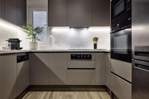 Acro Residence Acropolis by Aura Homes