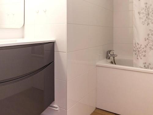 Appartement cosy avec terrasse - Départ ski aux pieds - FR-1-344-830