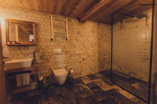 Pinhan Cave Suitesにあるバスルーム