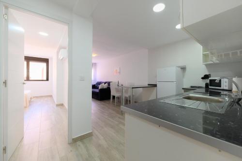 For You Rentals Acogedor apartamento TEMPORAL de un dormitorio en Chamartin MMA323A