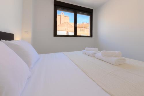 For You Rentals Acogedor apartamento TEMPORAL de un dormitorio en Chamartin MMA323A