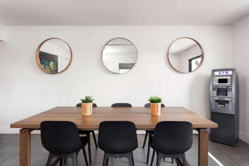 Developer Inn Express Fundamental, a Travelodge by Wyndham Image