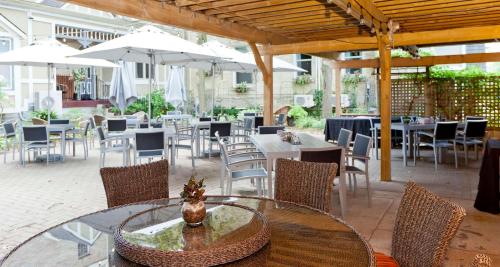 Idlewyld Inn & Spaにあるレストランまたは飲食店