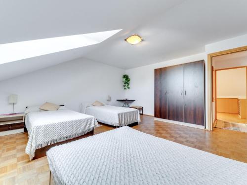 Posteľ alebo postele v izbe v ubytovaní Apartment Królowej Jadwigi by Interhome