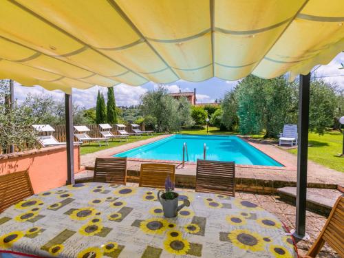 Bazén v ubytování Holiday Home Casale L'Uliveta by Interhome nebo v jeho okolí