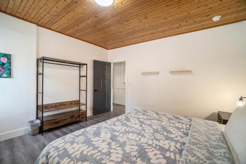 Ένα ή περισσότερα κρεβάτια σε δωμάτιο στο Center Suites