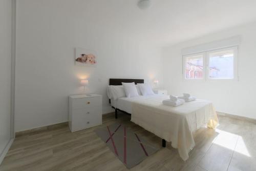 For You Rentals Acogedor apartamento TEMPORAL de un dormitorio en Chamartin MMA323B