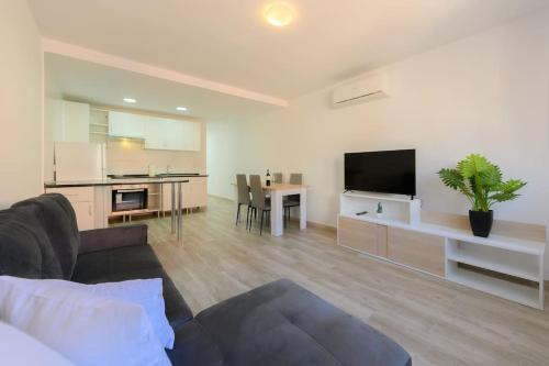 For You Rentals Acogedor apartamento TEMPORAL de un dormitorio en Chamartin MMA323B