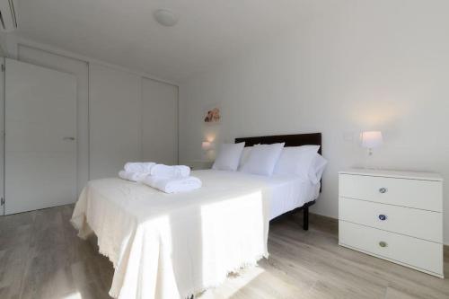 For You Rentals Acogedor apartamento TEMPORAL de un dormitorio en Chamartin MMA323B