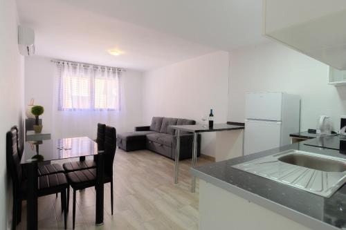 For You Rentals Acogedor apartamento TEMPORAL de un dormitorio en Chamartin MMA321B