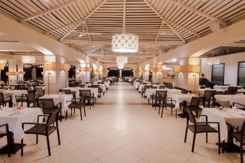 Restaurace v ubytování Sentido Reef Oasis Aqua Park Resort