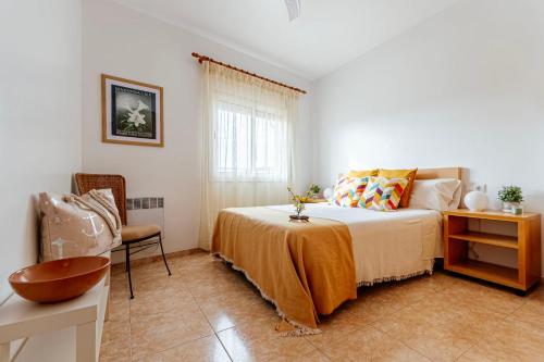 Posteľ alebo postele v izbe v ubytovaní Apartamento Orient en Palamós tercera línea de mar