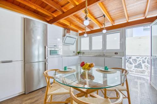 El Refugio de Aitana by Homestaygranacanaria