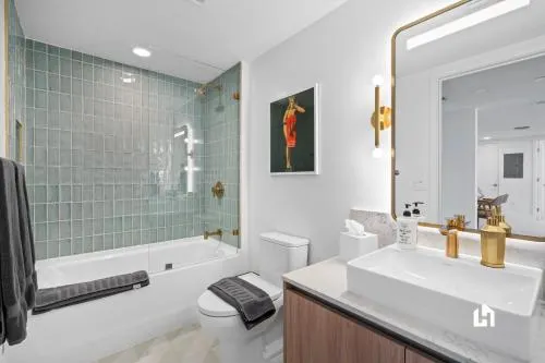 Stylish Apartments with Partial Ocean Views in Downtown! photo 126