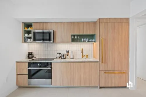 Stylish Apartments with Partial Ocean Views in Downtown! photo 122