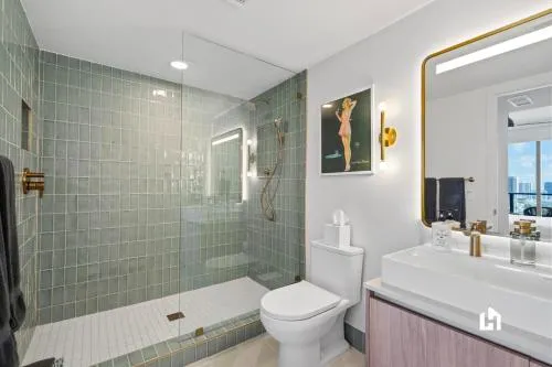 Stylish Apartments with Partial Ocean Views in Downtown! photo 127