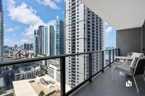 Stylish Apartments with Partial Ocean Views in Downtown! photo 129