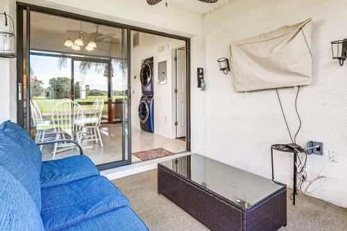 Ruang duduk di Sunny Canal-View Villa with Lanai in Sebring!
