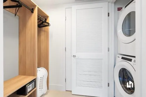 Stylish Apartments with Partial Ocean Views in Downtown! photo 84
