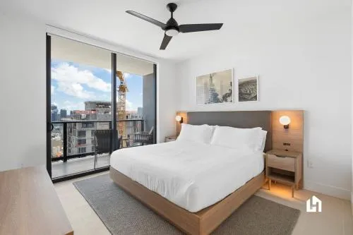 Stylish Apartments with Partial Ocean Views in Downtown! photo 78