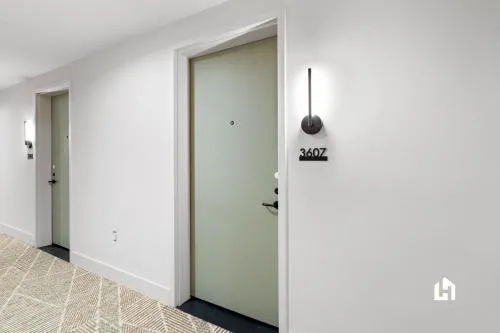 Stylish Apartments with Partial Ocean Views in Downtown! photo 85