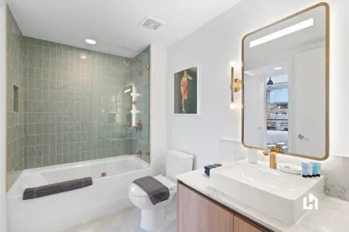 Stylish Apartments with Partial Ocean Views in Downtown! photo 83