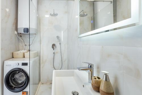 Ένα μπάνιο στο Savina Bliss Residences