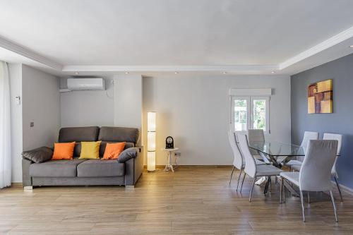 Tilman's House - Deluxe Retreat with Stunning View