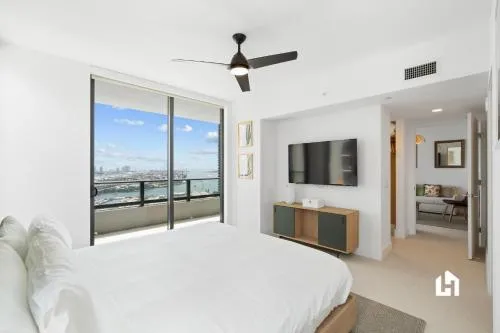 Stylish Apartments with Partial Ocean Views in Downtown! photo 177