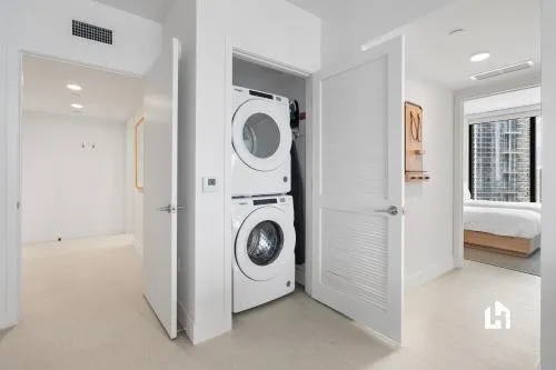 Stylish Apartments with Partial Ocean Views in Downtown! photo 182