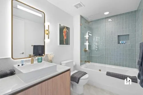 Stylish Apartments with Partial Ocean Views in Downtown! photo 181