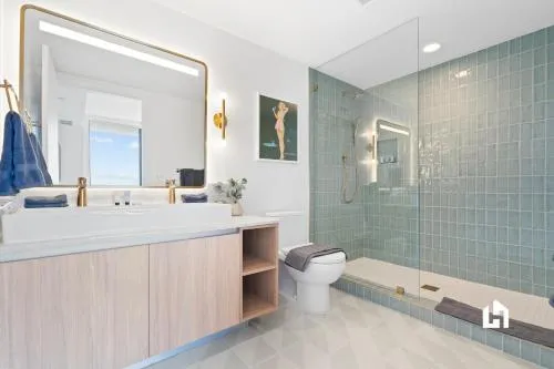 Stylish Apartments with Partial Ocean Views in Downtown! photo 180