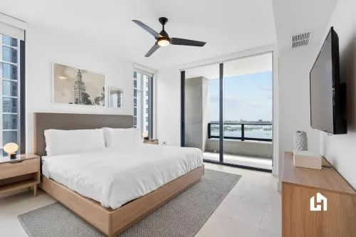 Stylish Apartments with Partial Ocean Views in Downtown! photo 174