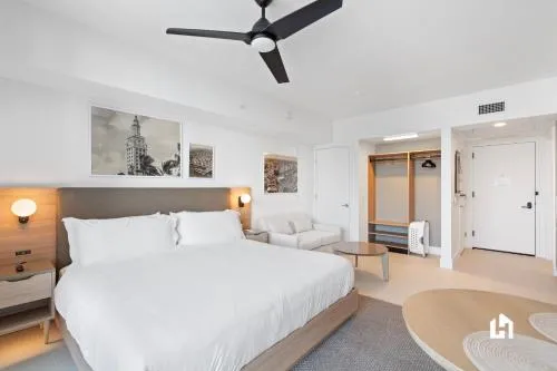 Stylish Apartments with Partial Ocean Views in Downtown! photo 8