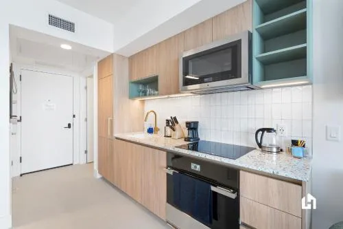 Stylish Apartments with Partial Ocean Views in Downtown! photo 9