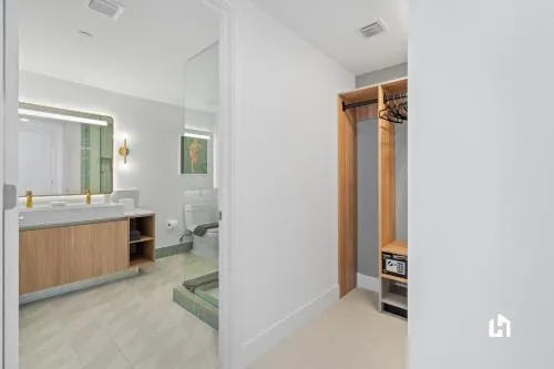 Stylish Apartments with Partial Ocean Views in Downtown! photo 111