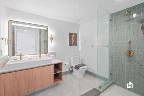 Stylish Apartments with Partial Ocean Views in Downtown! photo 113