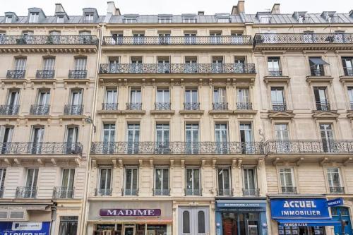 Apt moderne rénové et spacieux, au cœur de Paris